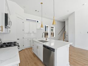8918 Sunshine Laverne Lane, Houston TX 77080