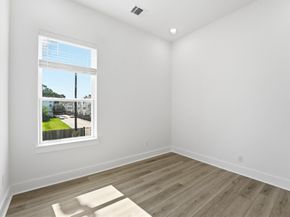 8918 Sunshine Laverne Lane, Houston TX 77080