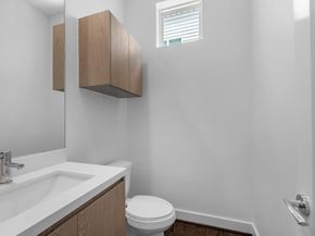 5871 E Post Oak Lane, Houston TX 77055