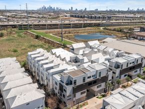5871 E Post Oak Lane, Houston TX 77055