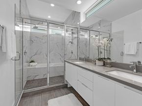 5871 E Post Oak Lane, Houston TX 77055