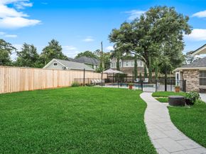 835 W 43rd Street, Houston TX 77018