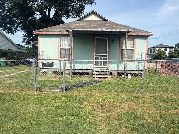 4202 Gano Street, Houston TX 77009