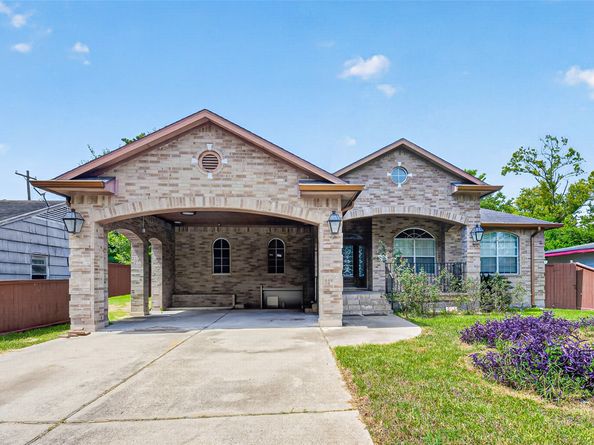 5771 Belarbor Street, Houston TX 77033