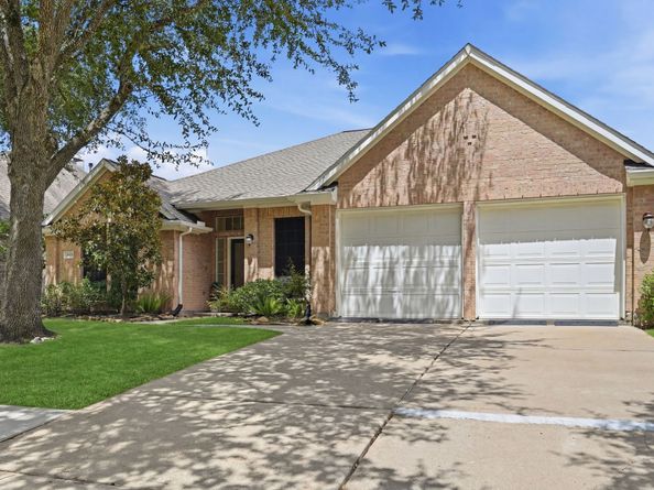 4634 Brazos Bend Drive, Missouri City TX 77459
