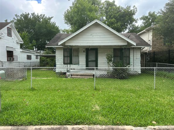 5017 Terry Street, Houston TX 77009