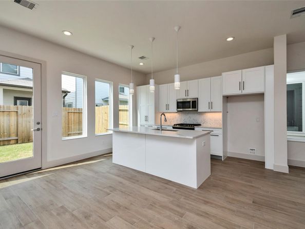 2104 Diagonal Lane, Houston TX 77051