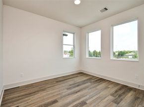 2104 Diagonal Lane, Houston TX 77051