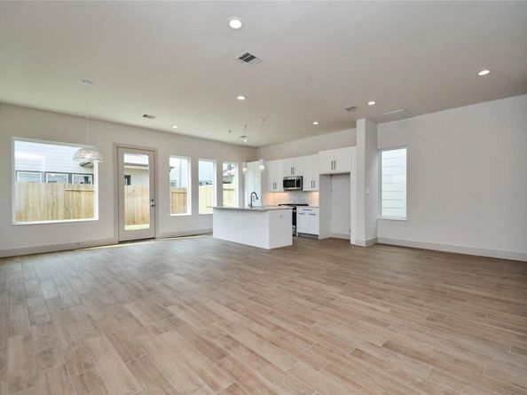 2104 Diagonal Lane, Houston TX 77051