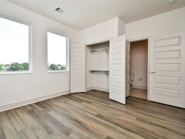 2104 Diagonal Lane, Houston TX 77051