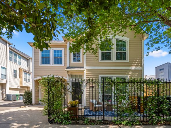 2703 Jackson Street, Houston TX 77004