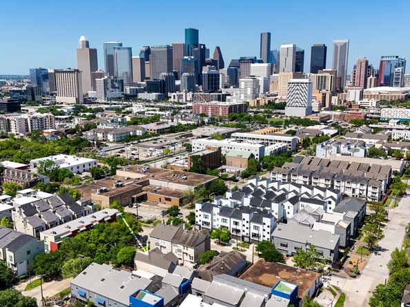 2703 Jackson Street, Houston TX 77004