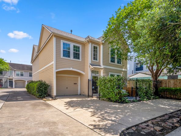 2703 Jackson Street, Houston TX 77004