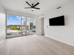 2047 Westcreek Lane 505, Houston TX 77027