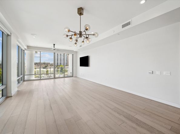 2047 Westcreek Lane 505, Houston TX 77027