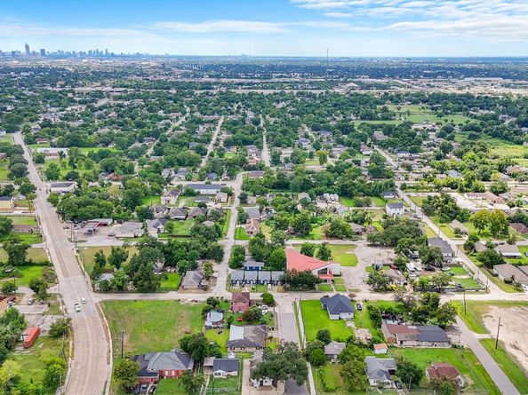 2915 Kashmere Street, Houston TX 77026