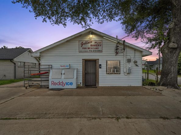 2915 Kashmere Street, Houston TX 77026