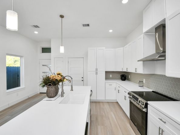 3330 Francis Street AB, Houston TX 77004