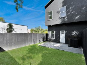 3330 Francis Street AB, Houston TX 77004