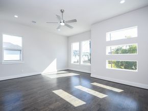 111 E 33rd Street B, Houston TX 77018