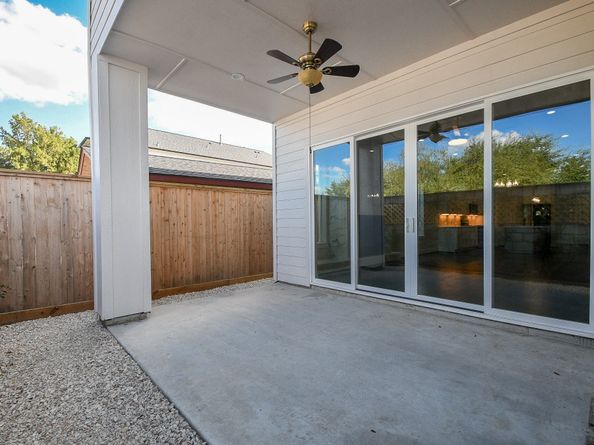 111 E 33rd Street B, Houston TX 77018