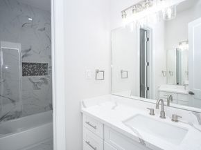 111 E 33rd Street B, Houston TX 77018