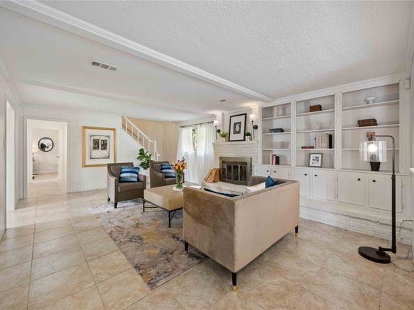 5427 Alba Road, Houston TX 77091