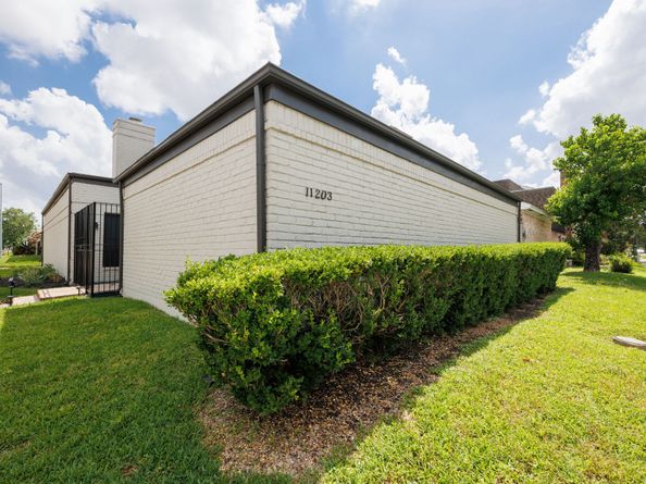 11203 Briar Forest Drive, Houston TX 77042
