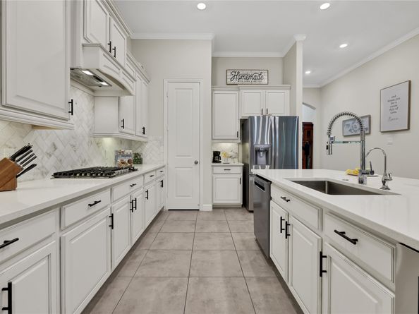 19248 Yellow Chestnut Lane, New Caney TX 77357