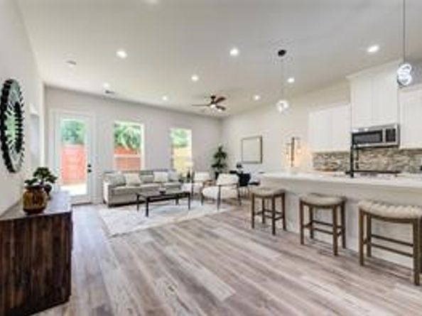 892 Paul Quinn Street, Houston TX 77091