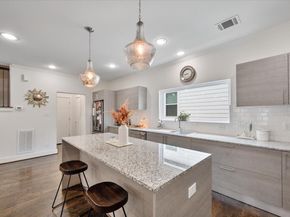 1333 W 22nd Street F, Houston TX 77008