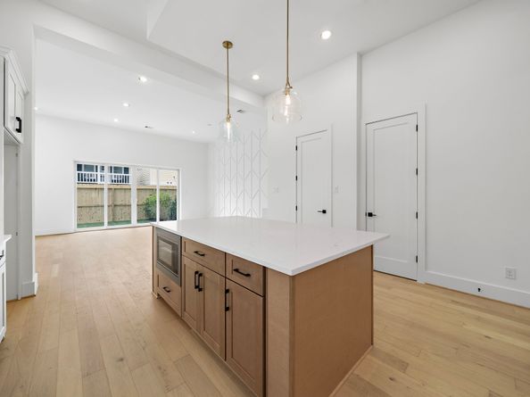 815 W 18th Street, Houston TX 77008