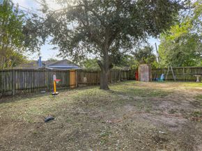 10027 Towne Mist Drive, Sugar Land TX 77498