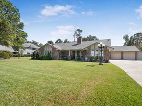 1006 Castle Hill Trail, Houston TX 77339