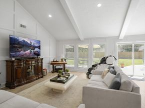 1006 Castle Hill Trail, Houston TX 77339