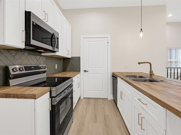 7809 Dyer Street, Houston TX 77088