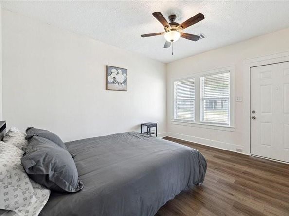 1801 Hussion Street, Houston TX 77003