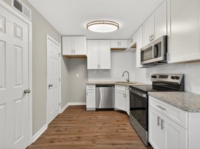 7047 Bissonnet Street 54, Houston TX 77074