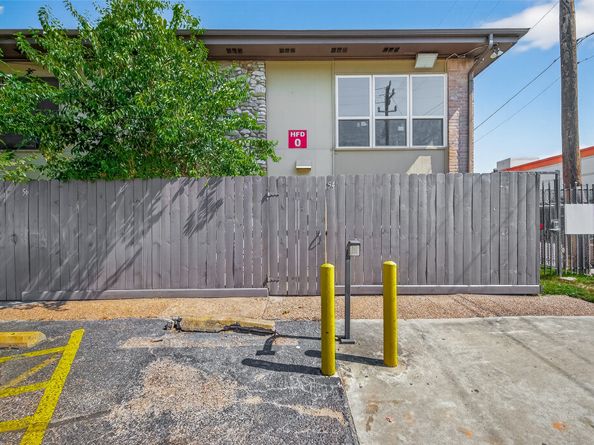 7047 Bissonnet Street 54, Houston TX 77074