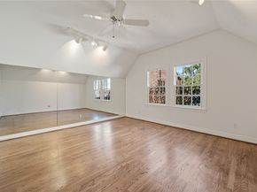 4033 Piping Rock Lane, Houston TX 77027