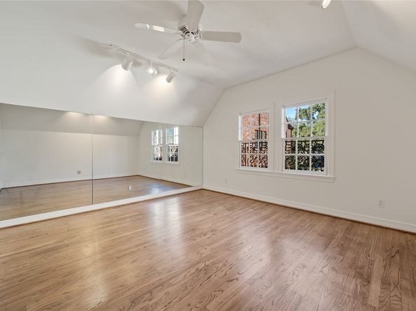 4033 Piping Rock Lane, Houston TX 77027