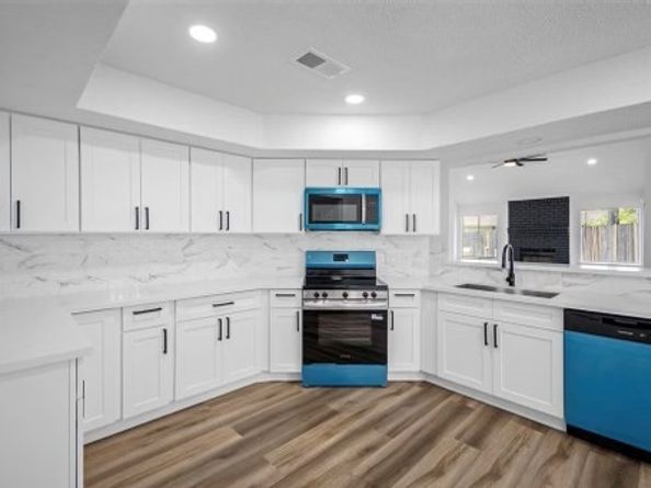 11915 Green Glade Drive, Houston TX 77099