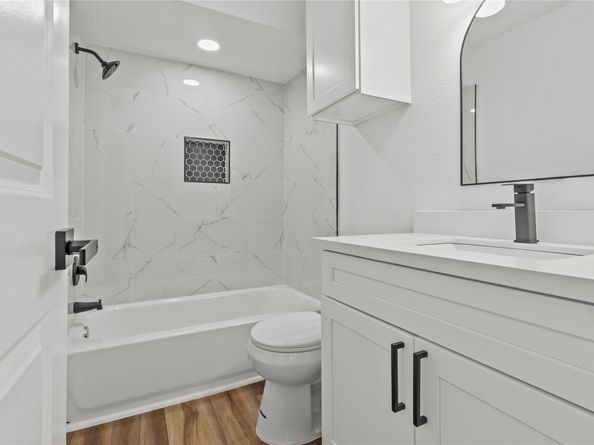 11915 Green Glade Drive, Houston TX 77099