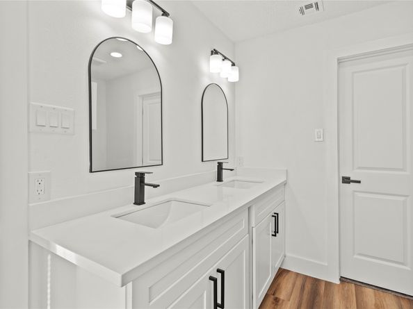 11915 Green Glade Drive, Houston TX 77099