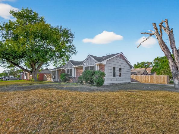 4202 Wuthering Heights Drive, Houston TX 77045