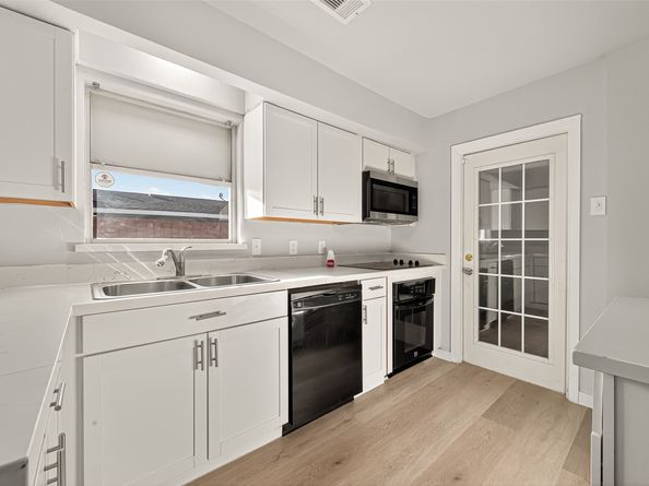 4202 Wuthering Heights Drive, Houston TX 77045