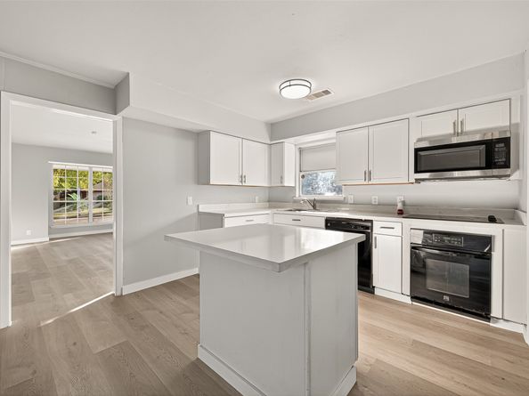 4202 Wuthering Heights Drive, Houston TX 77045