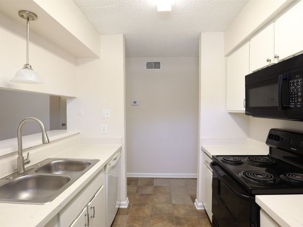 6601 Sands Point Drive 74, Houston TX 77074