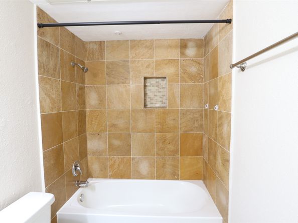 6601 Sands Point Drive 74, Houston TX 77074