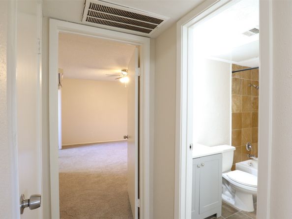 6601 Sands Point Drive 74, Houston TX 77074